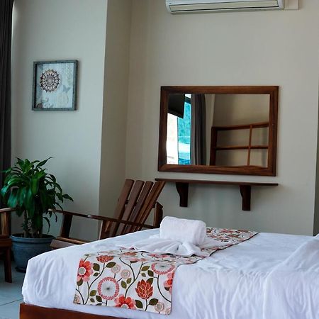 Puerta Del Cielo Quepos Hotel Bagian luar foto