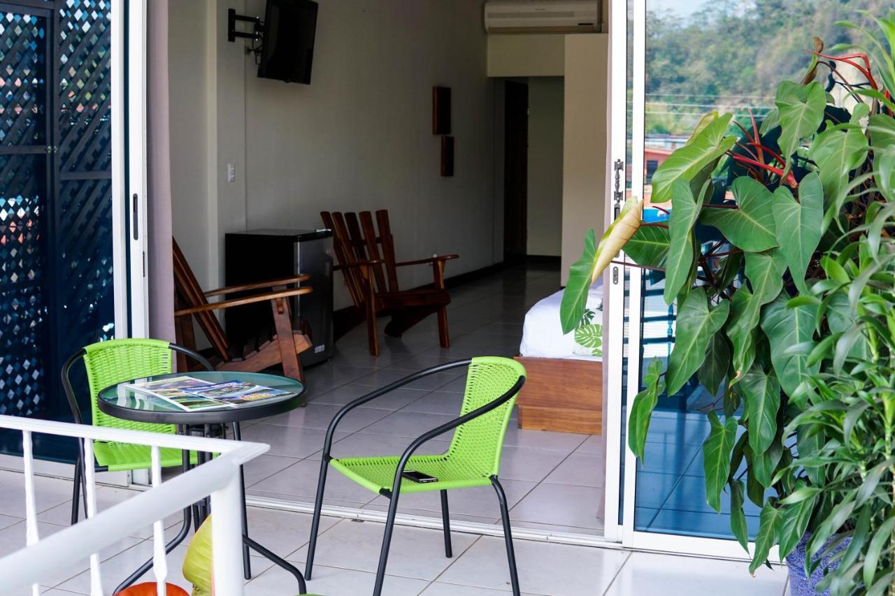 Puerta Del Cielo Quepos Hotel Bagian luar foto